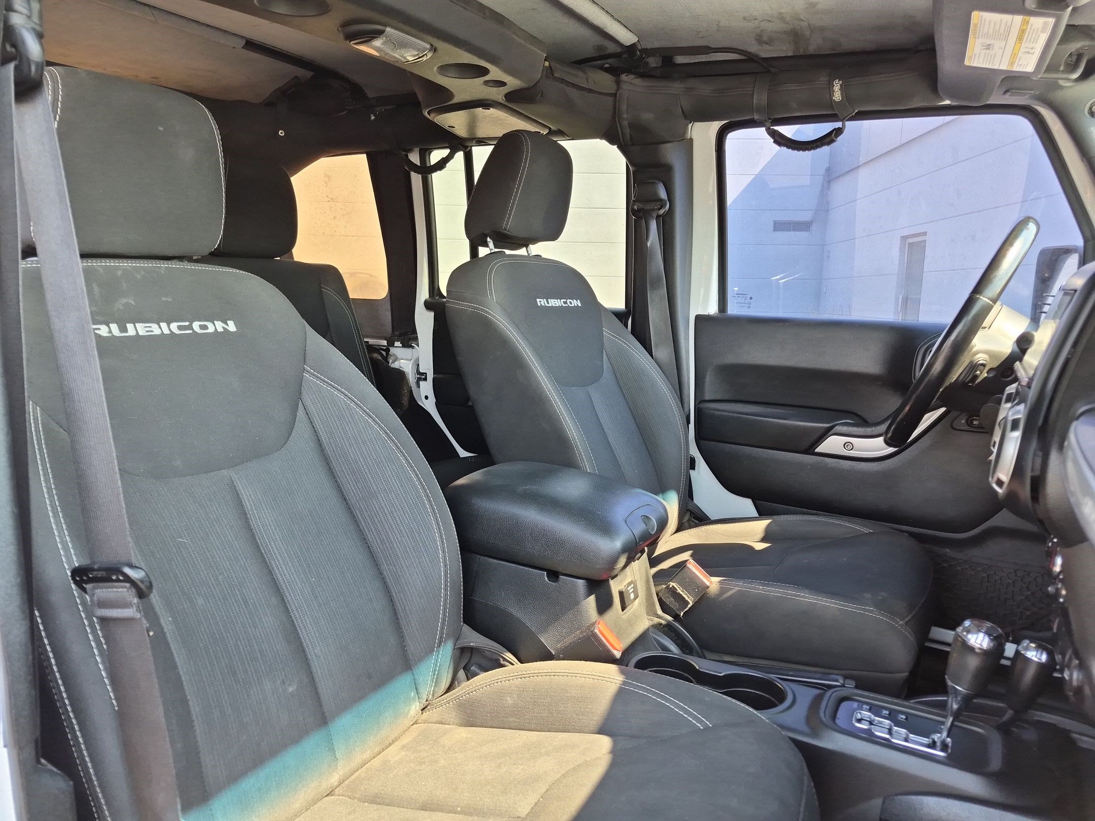 Used 2016 Bright White Clearcoat Jeep Rubicon image 28