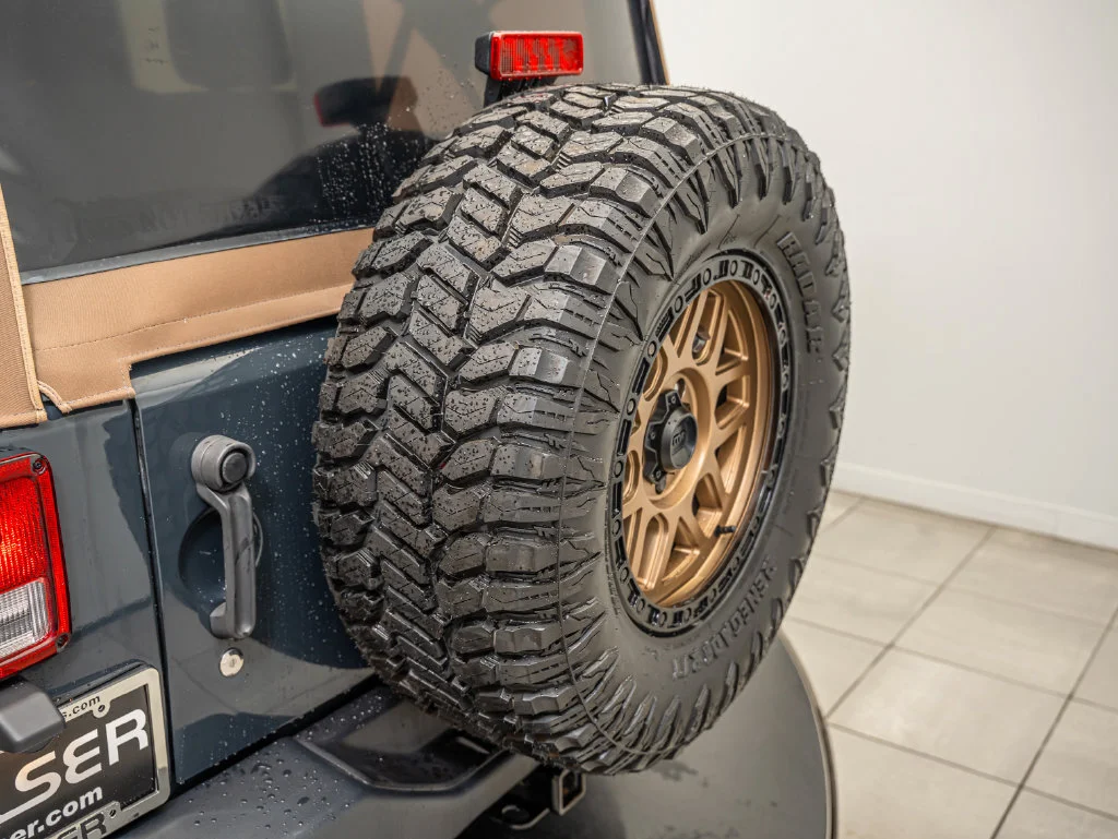 Used 2018 Rhino Clearcoat Jeep Unlimited Sport image 43