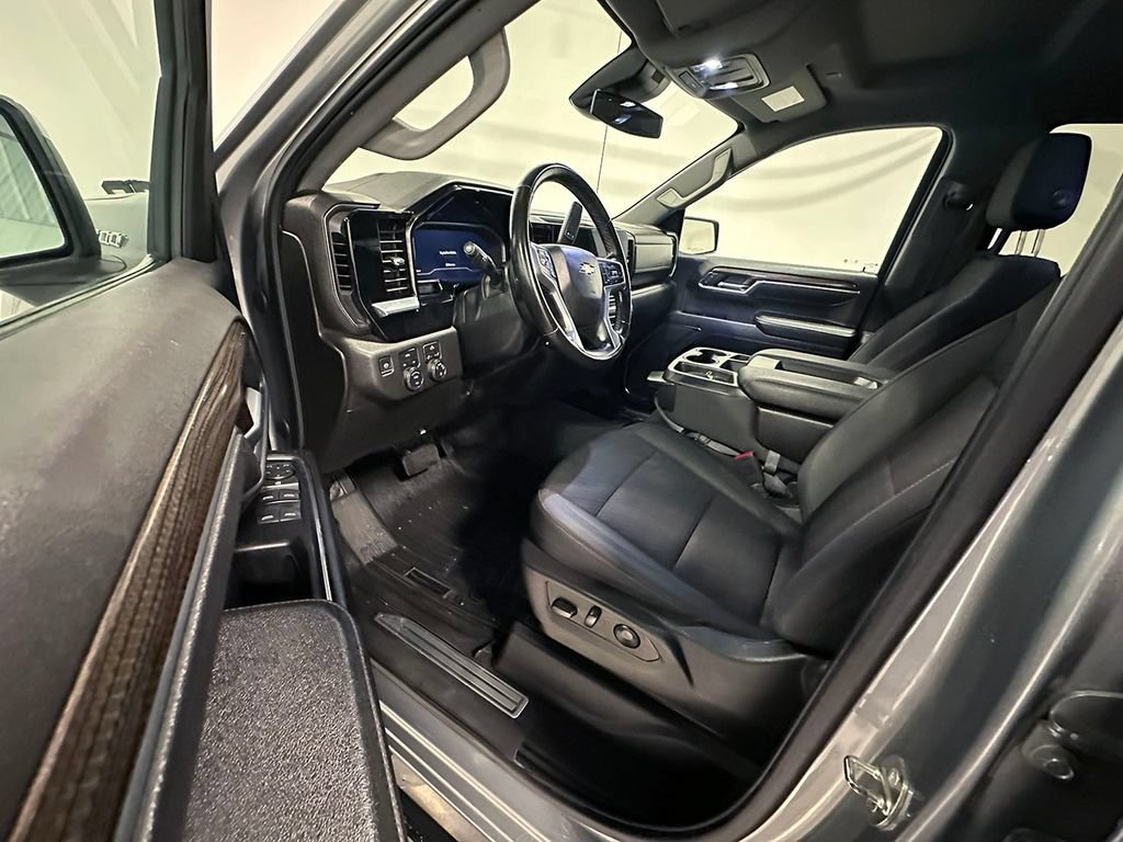 Used 2023 Sterling Gray Metallic Chevrolet LT (2FL) image 10