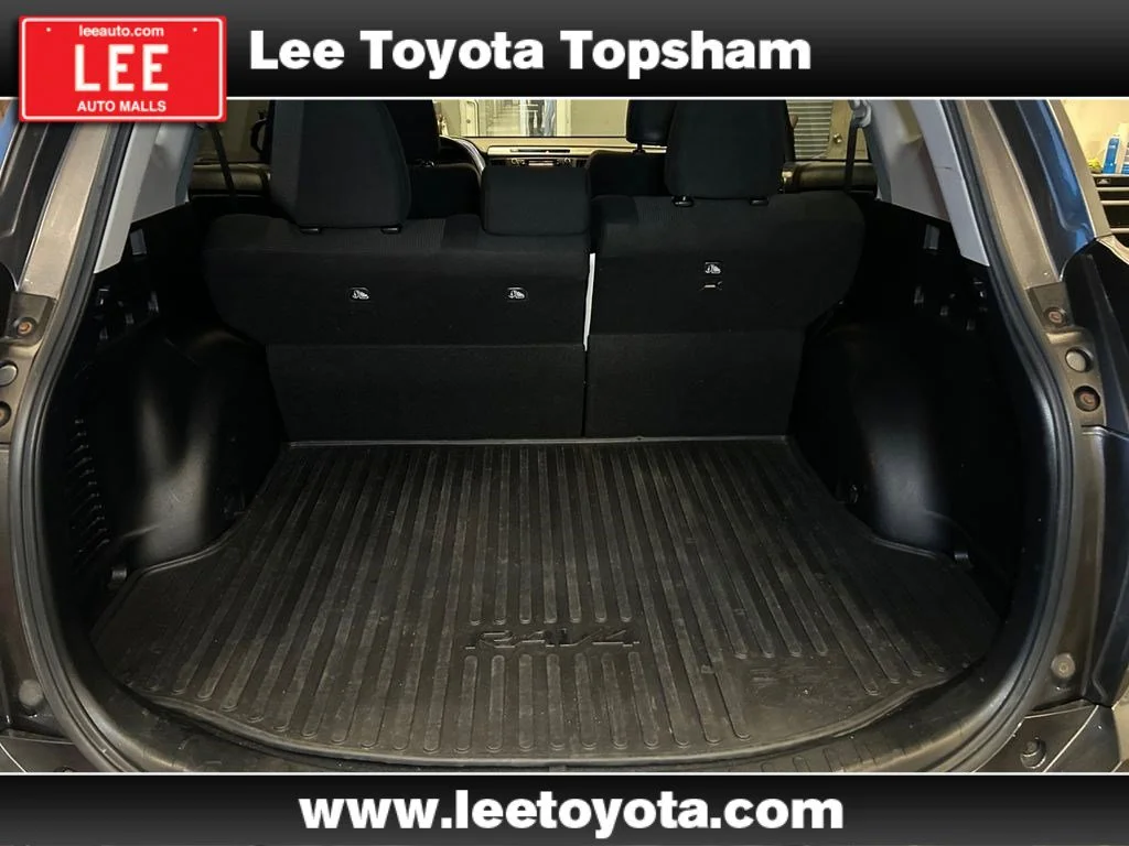 Used 2017 Magnetic Gray Metallic Toyota XLE image 18