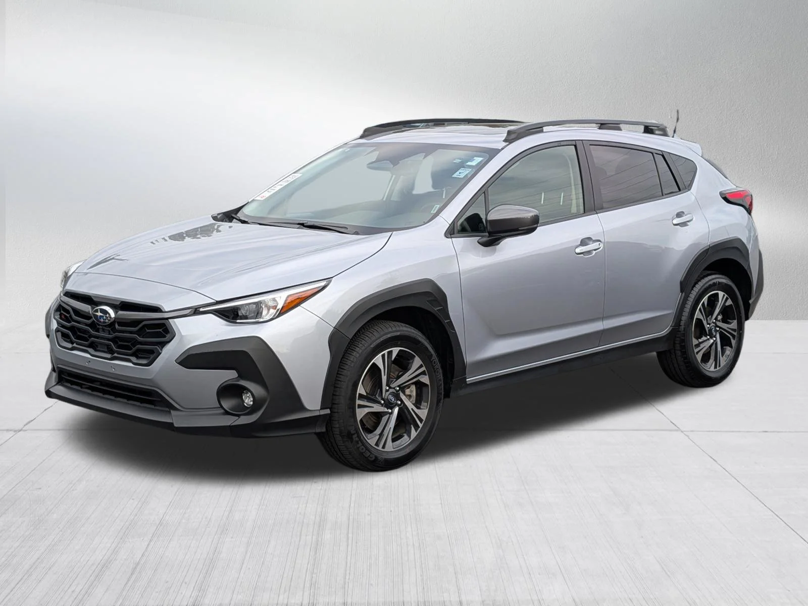 Used 2025 Ice Silver Metallic Subaru Premium image 3