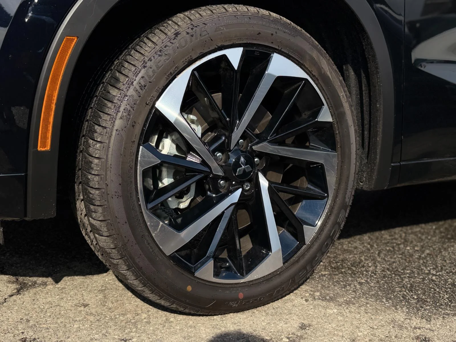 2025 Mitsubishi Outlander Plug-in Hybrid SEL - Photo 13