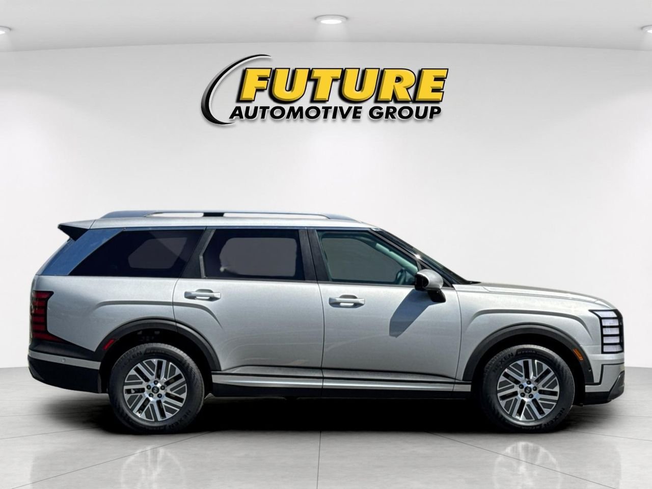 New 2026 Silver Hyundai SEL Premium 7P image 2
