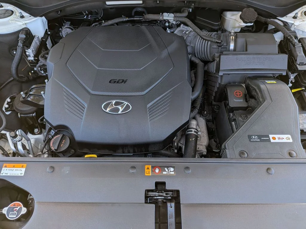 Used 2022 White Hyundai Limited image 35