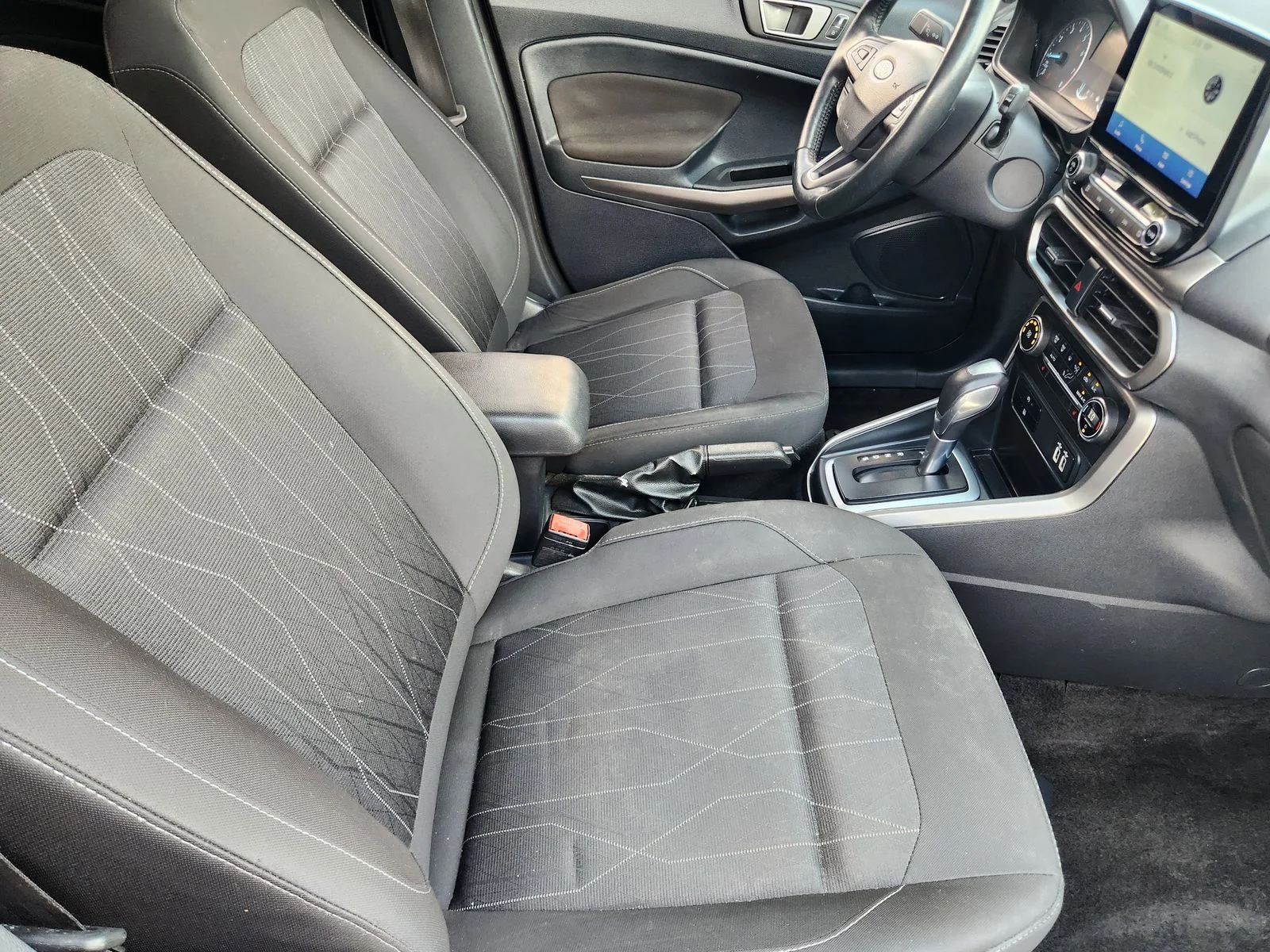Used 2020 Black Ford SE image 13