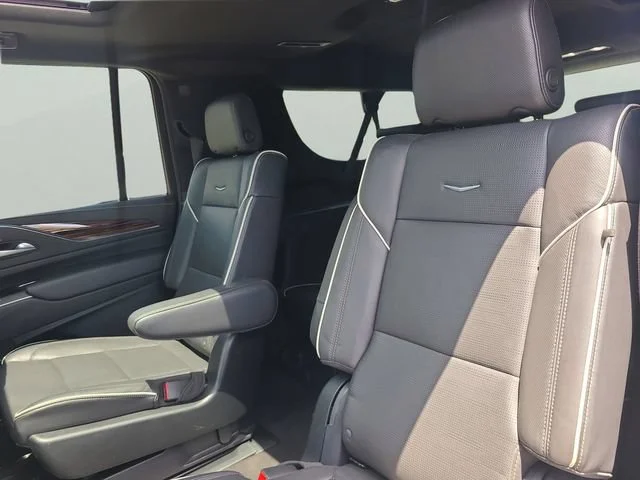 Used 2023 Black Raven Cadillac Premium Luxury image 8