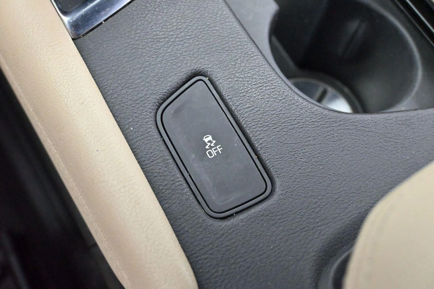 Used 2017 STELLAR BLACK METALLIC Cadillac FWD image 21