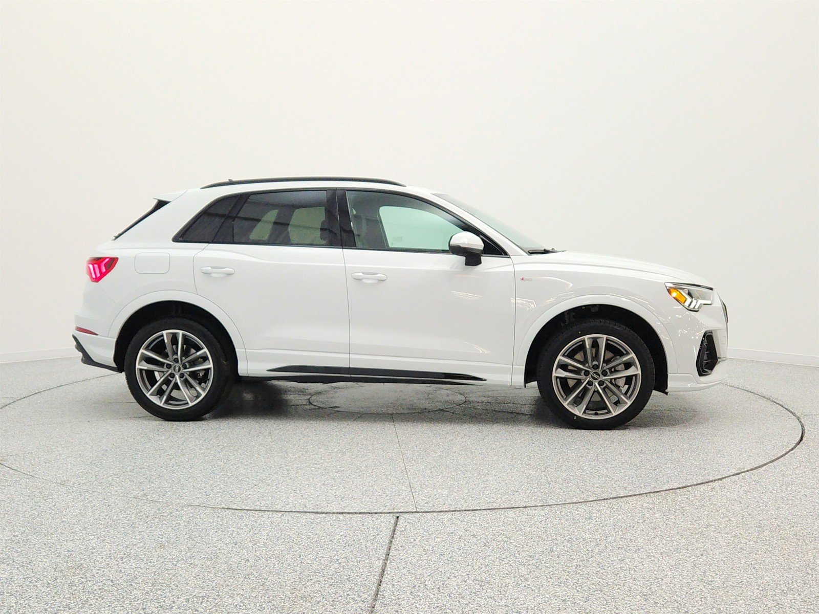 Used 2023 Glacier White Metallic Audi S line Premium Plus image 4
