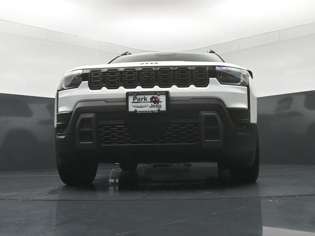 New 2026 Bright White Clear-Coat Exterior Paint Jeep Overland image 19