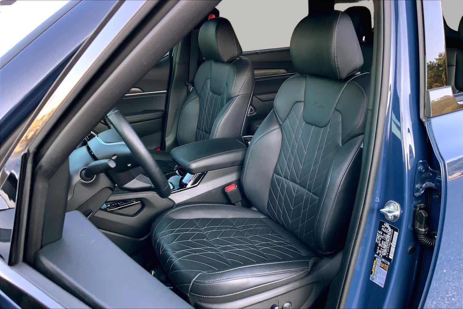 Used 2025 Midnight Lake Blue Kia EX X-Pro image 8