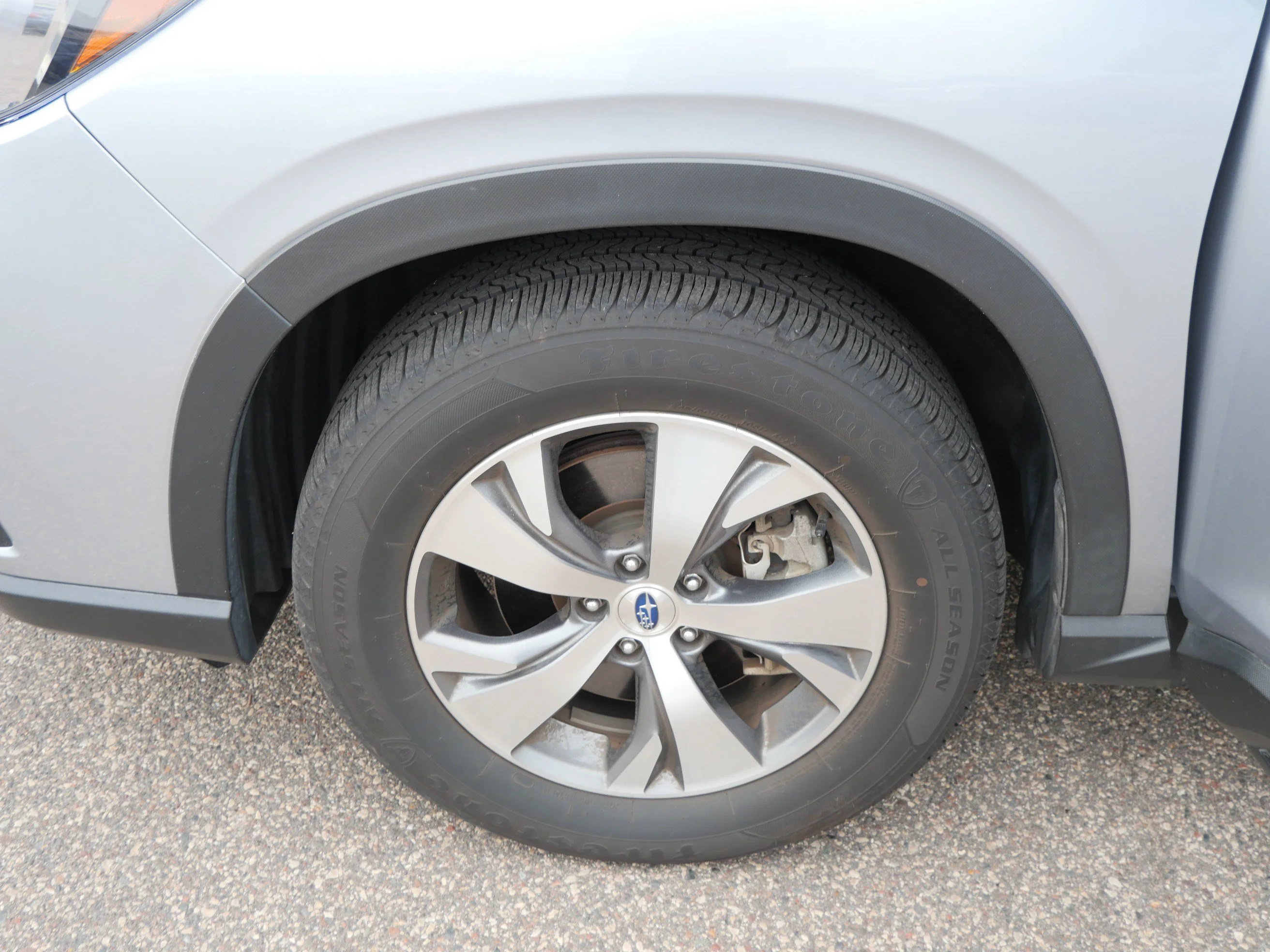 Used 2022 Ice Silver Metallic Subaru Premium image 15