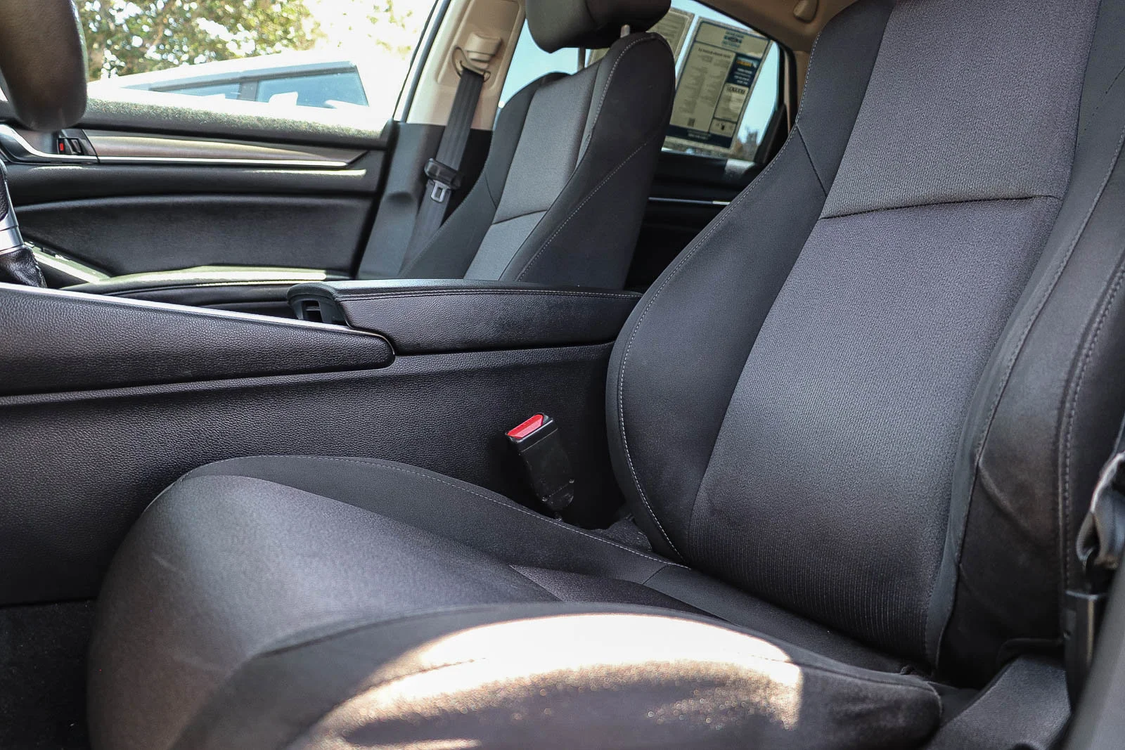 Used 2020 Platinum White Pearl Honda LX image 28