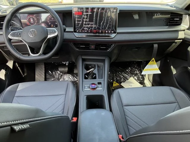 New 2026 Black Volkswagen 2.0T SE image 7
