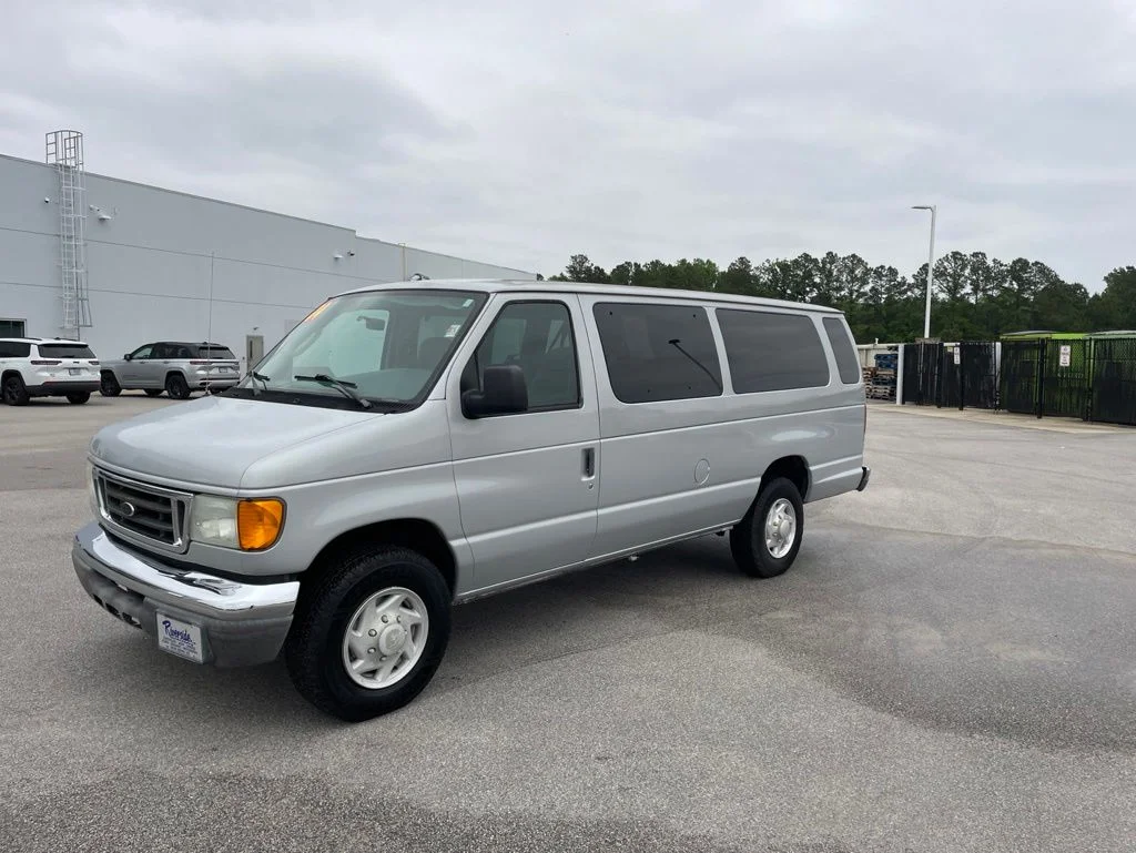 2004 Ford Econoline Wagon