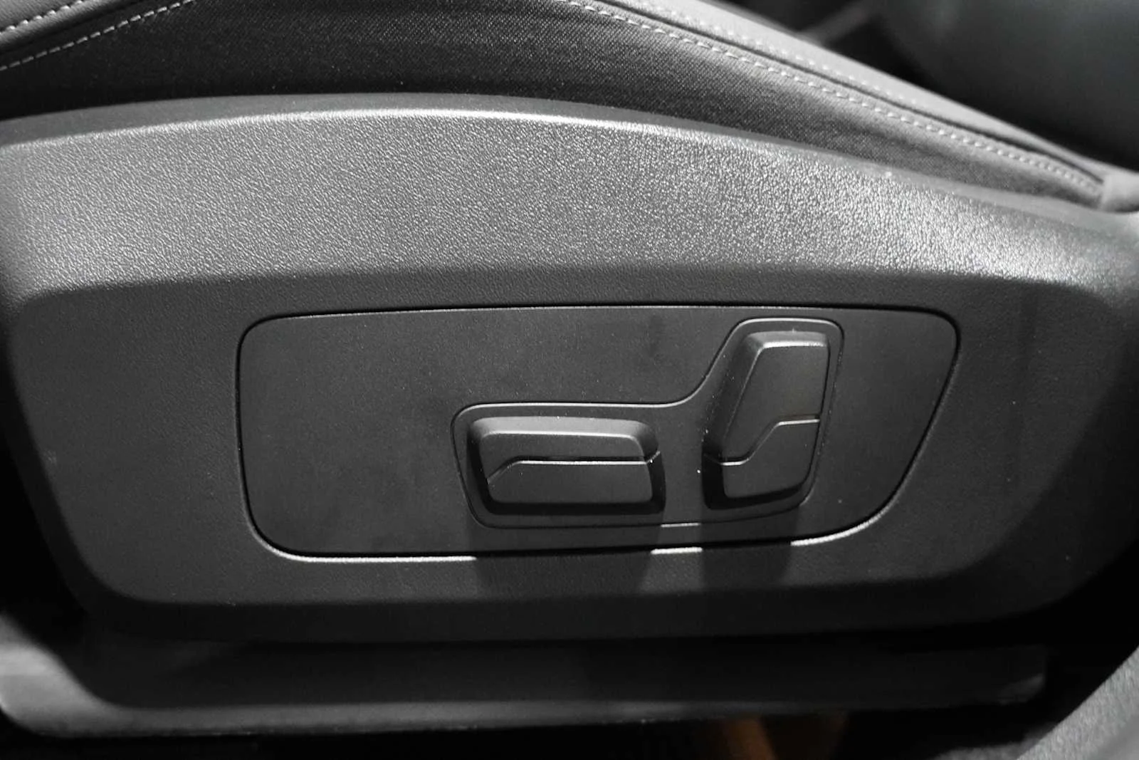 Certified Used 2026 Black Sapphire Metallic BMW xDrive28i image 14