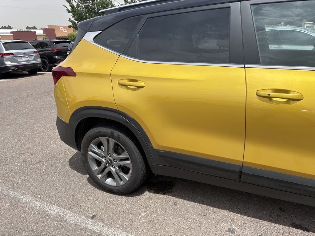 Certified Used 2022 Yellow Kia S image 14