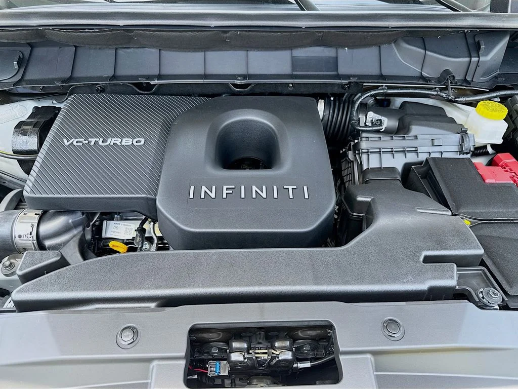 New 2027 RADIANT WHITE INFINITI Luxe FWD image 33