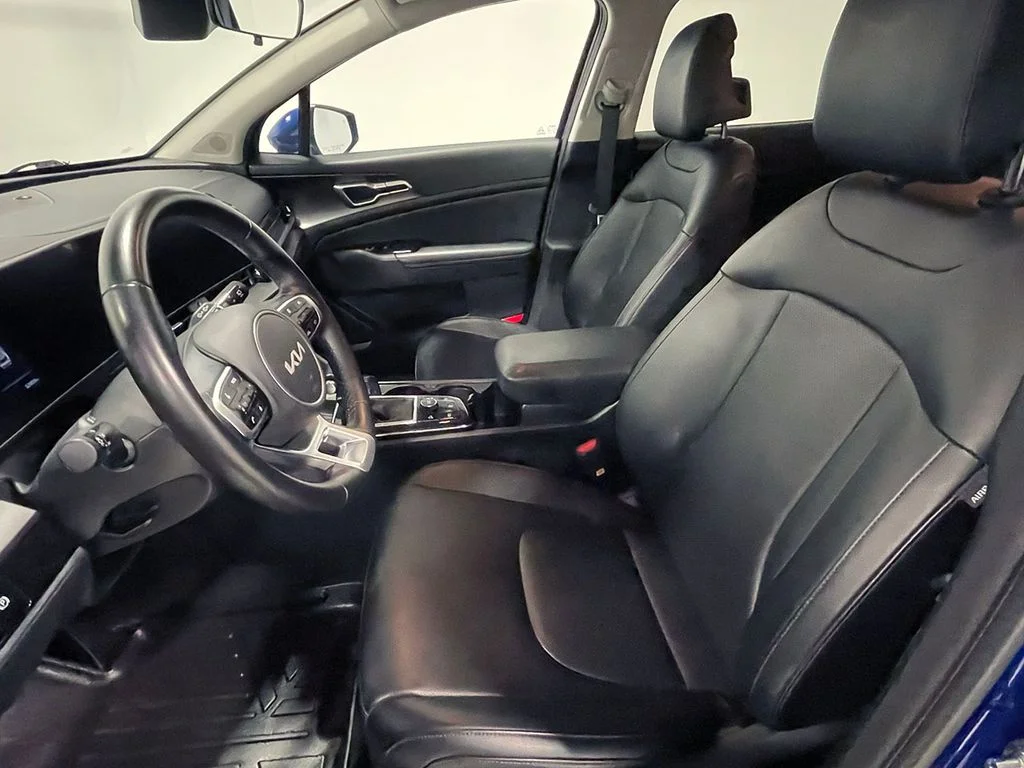 Used 2023 Blue Kia EX image 3