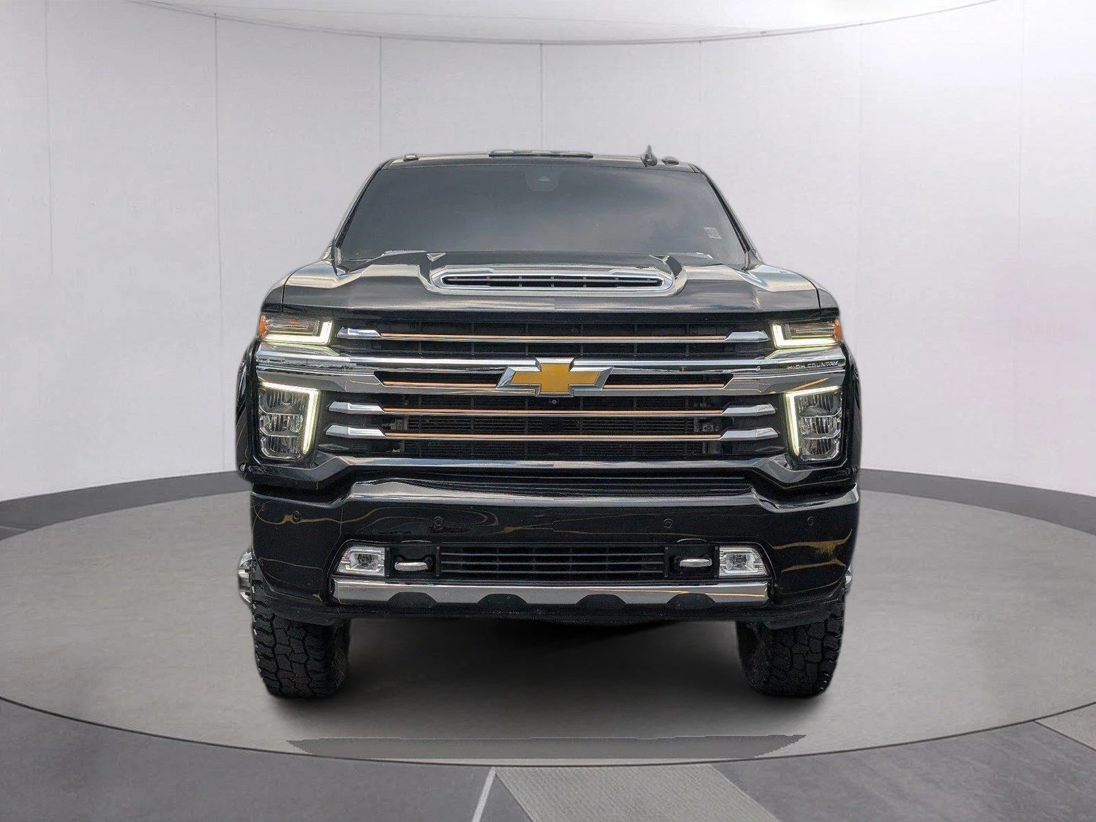Used 2022 Mosaic Black Metallic Chevrolet High Country image 10