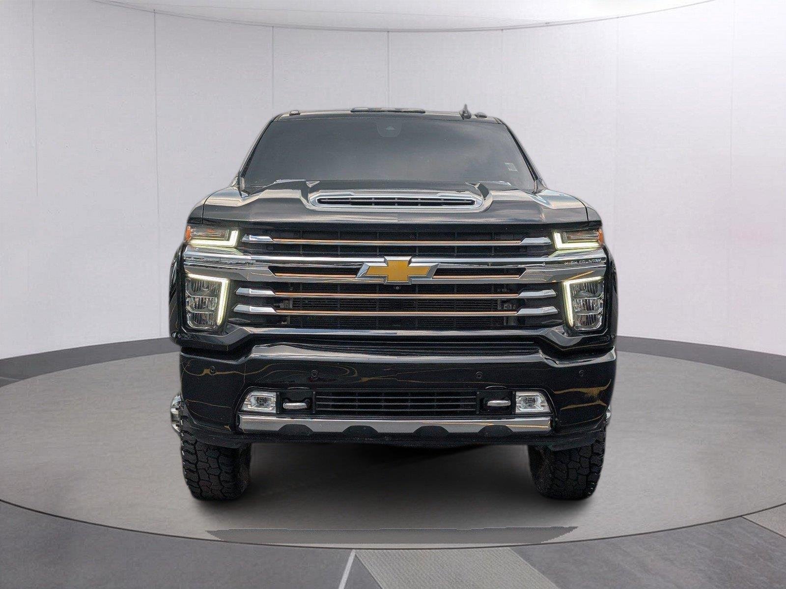 Used 2022 Mosaic Black Metallic Chevrolet High Country image 10