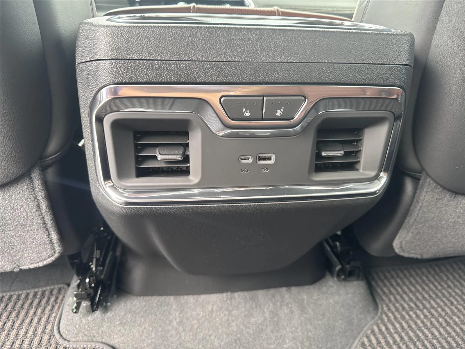 New 2026 Glacier White Tricoat GMC Denali Ultimate image 33