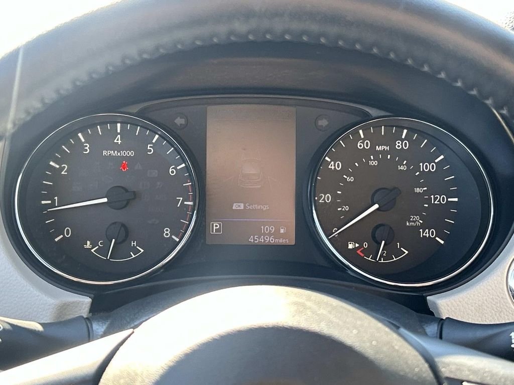 Used 2020 White Nissan SV image 22