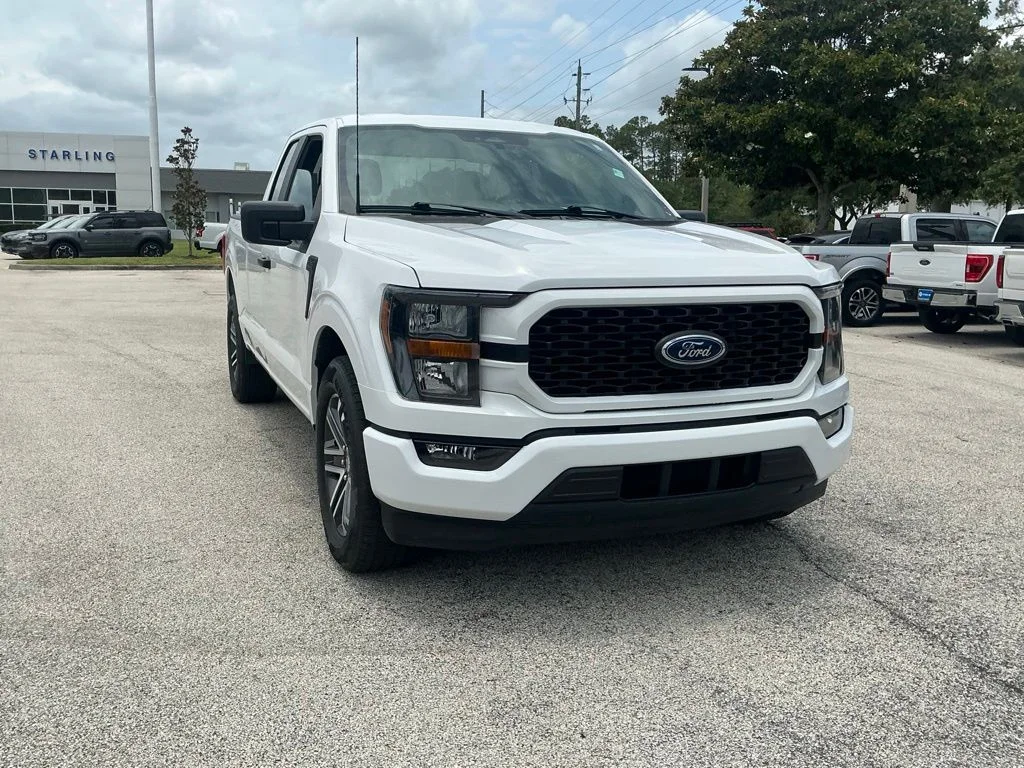 Used 2023 White Ford XL image 22