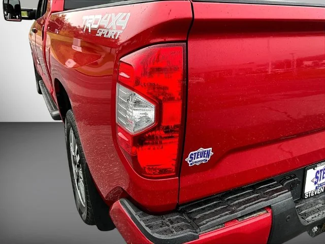 Used 2018 Red Toyota SR5 image 27