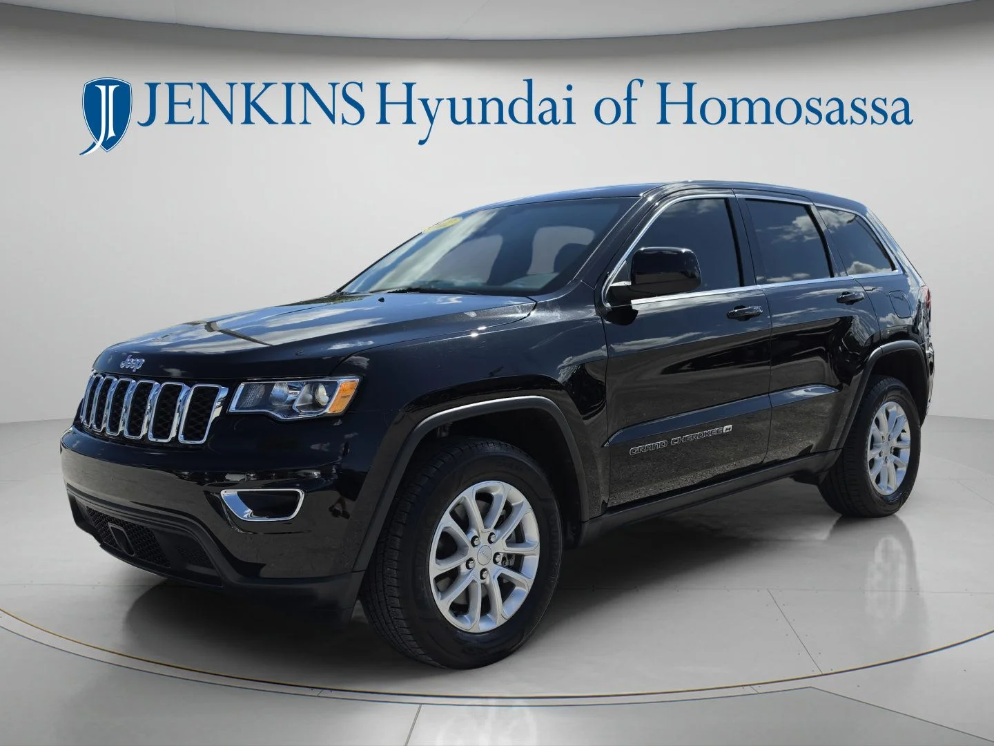 Used 2022 Black Jeep Laredo X image 11