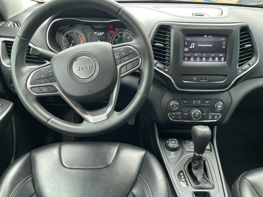 Certified Used 2019 White Jeep Latitude Plus image 14