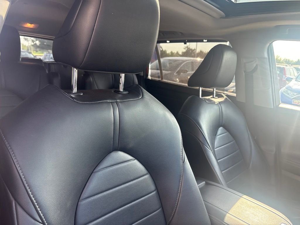 Used 2020 Pearl Toyota XLE image 19