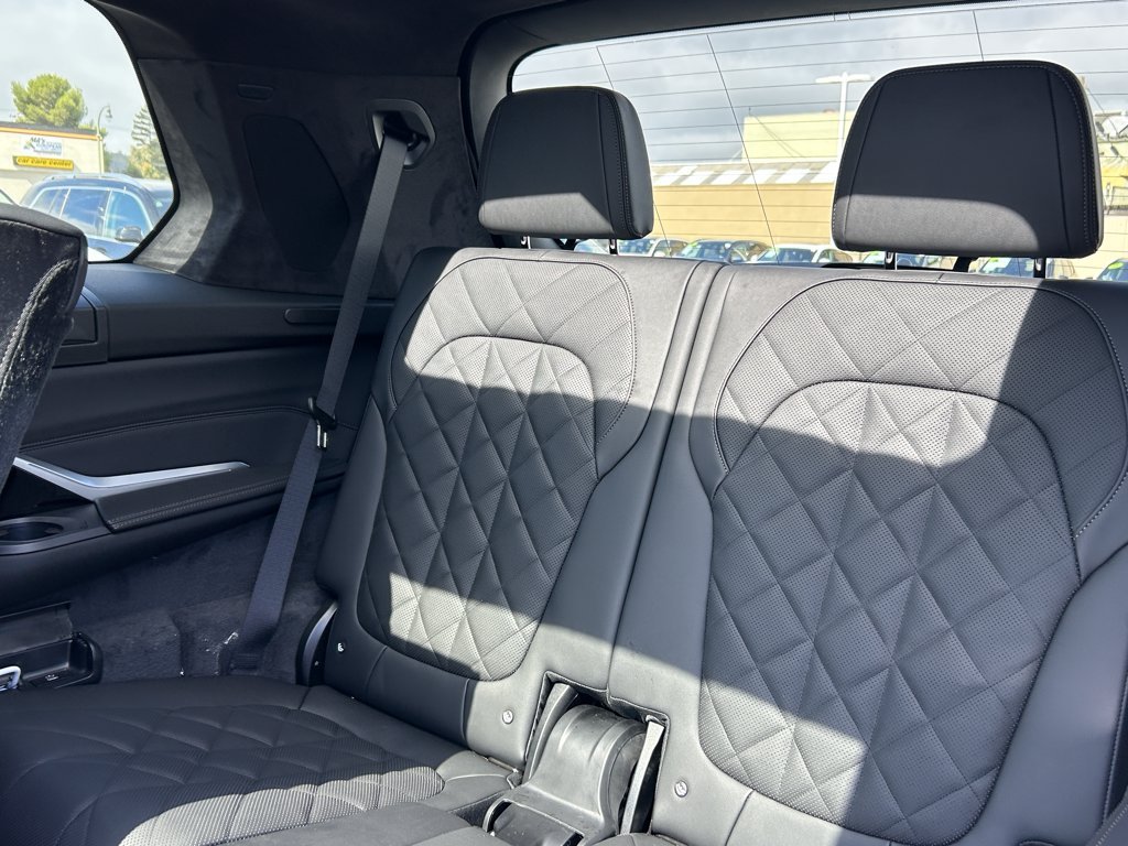 New 2027 Mineral White Metallic BMW xDrive40i image 33