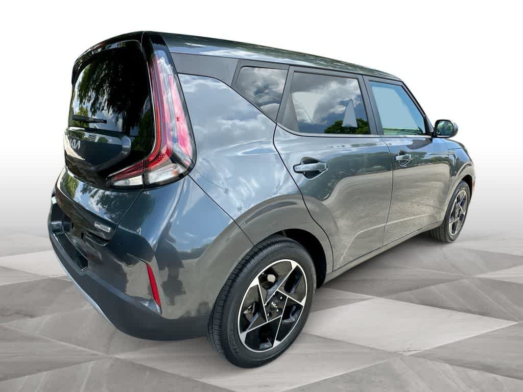 Used 2023 Gravity Gray Kia EX image 8