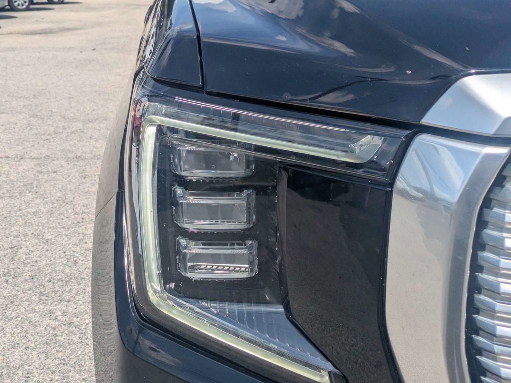 Used 2021 Black GMC Denali image 9