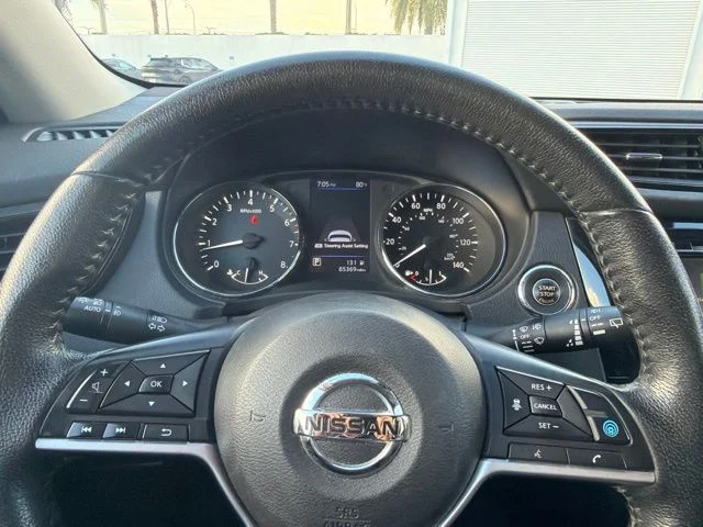 Used 2020 Black Nissan SL image 12