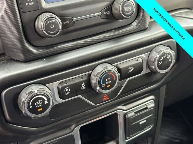 Used 2020 Black Jeep Unlimited Sport image 20