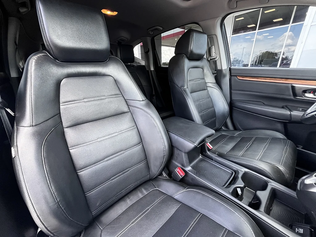 Used 2019 Crystal Black Pearl Honda Touring image 9
