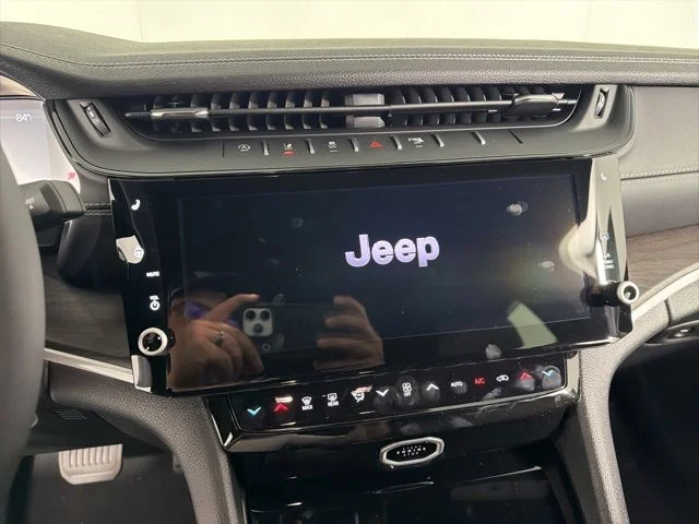 New 2026 White/off-white Jeep Limited image 18