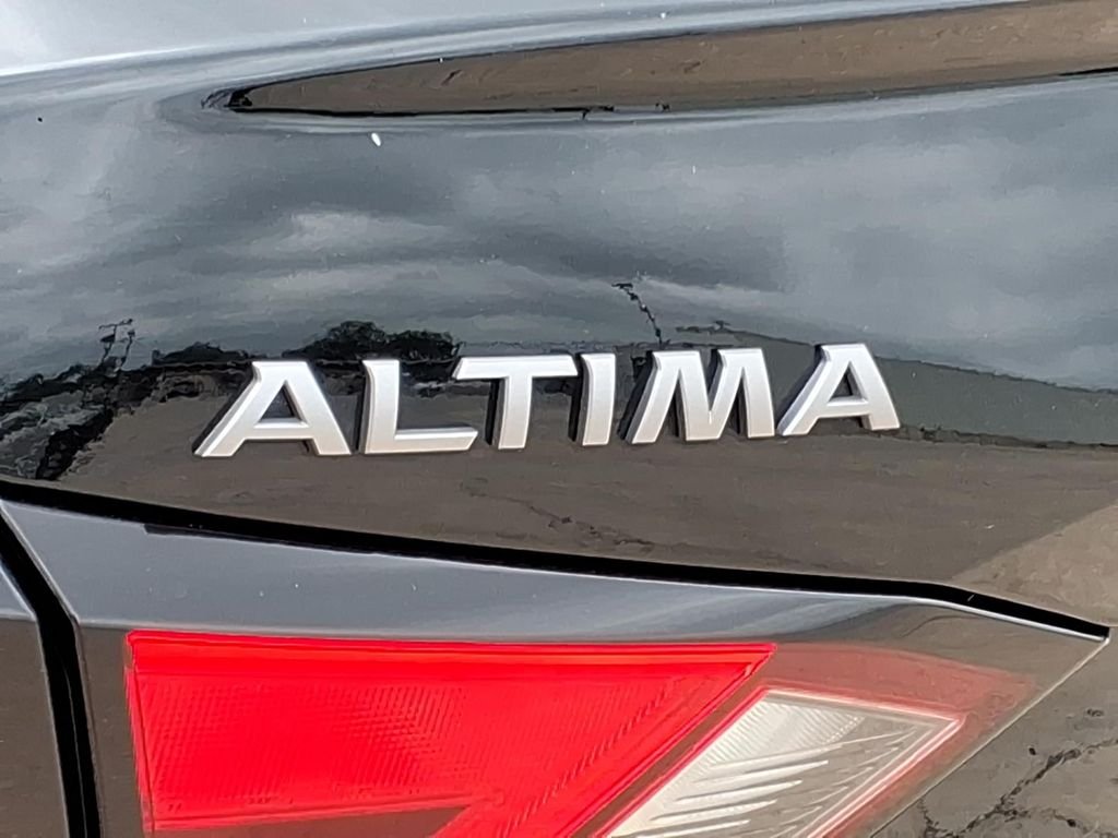 2025 Nissan Altima SV - Photo 10