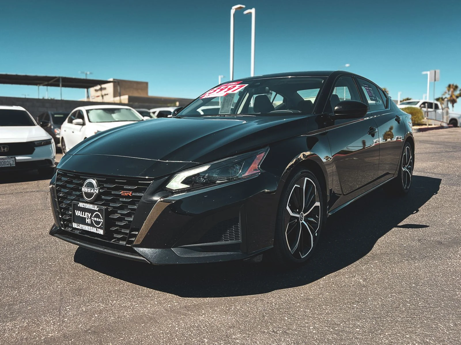 2025 Nissan Altima SR - Photo 3