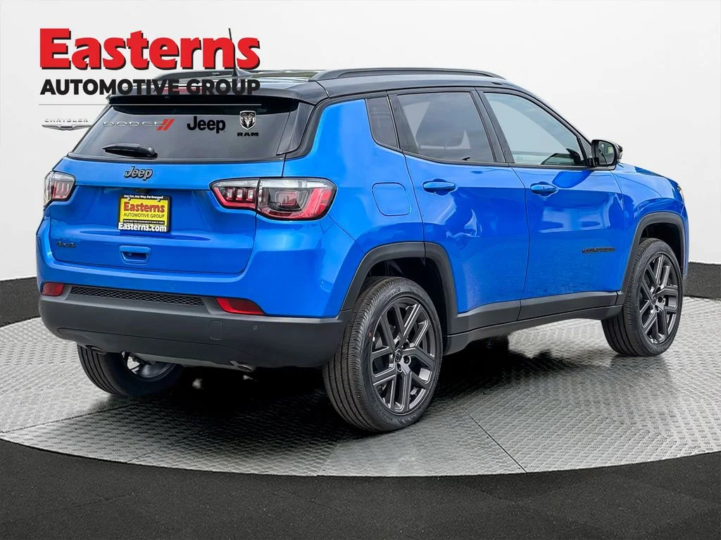 New 2026 Hydro Blue Pearl-Coat Exterior Paint Jeep Limited image 5