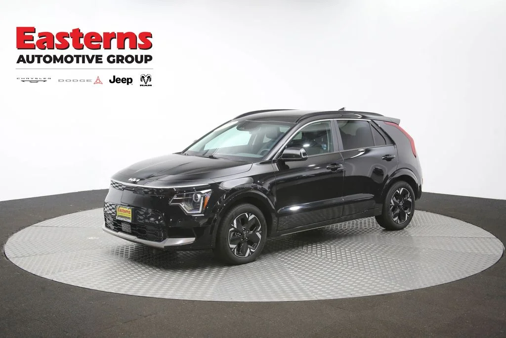 Used 2024 Black Kia Wind image 58