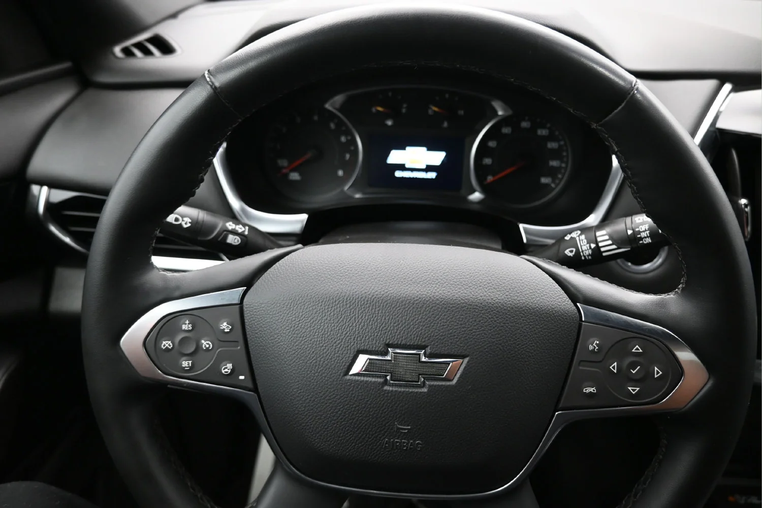 Used 2023 SUMMIT WHITE Chevrolet RS image 15