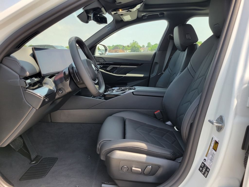 2026 BMW 5 Series 530i - Photo 19