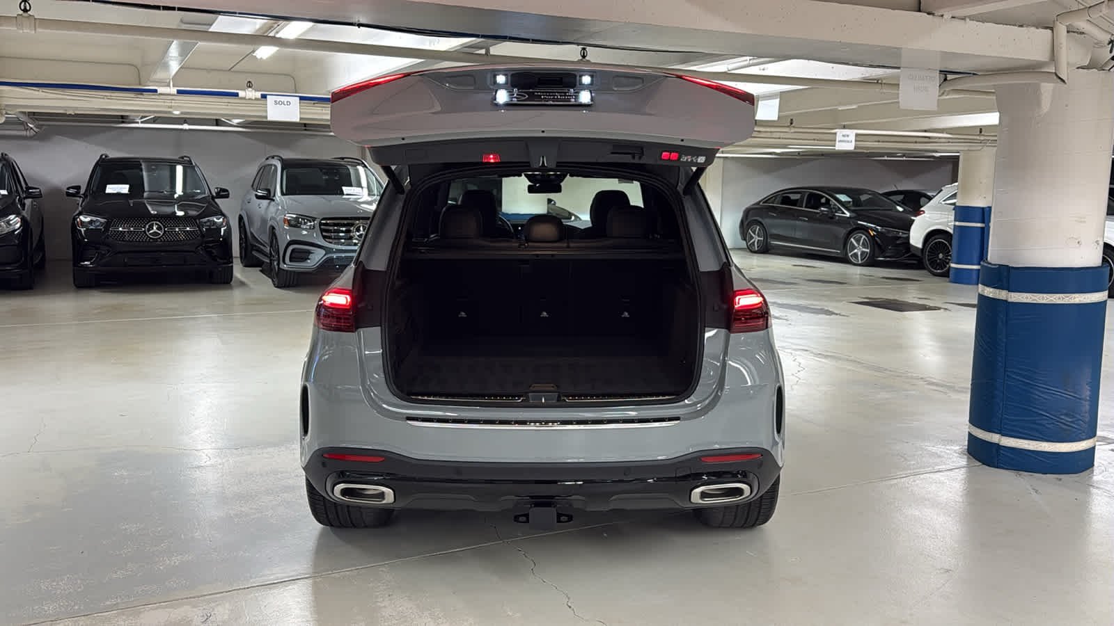 New 2026 MANUFAKTUR Alpine Grey Mercedes-Benz GLE 580 image 8