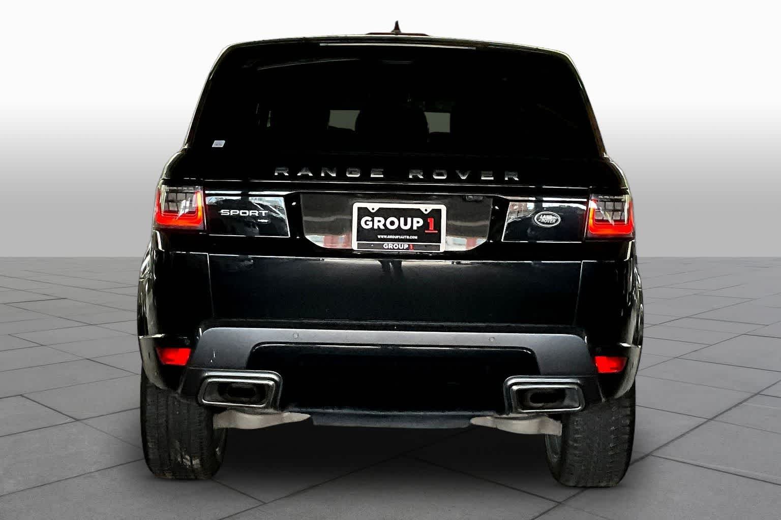 Used 2022 Santorini Black Metallic Land Rover HSE Silver Edition image 4