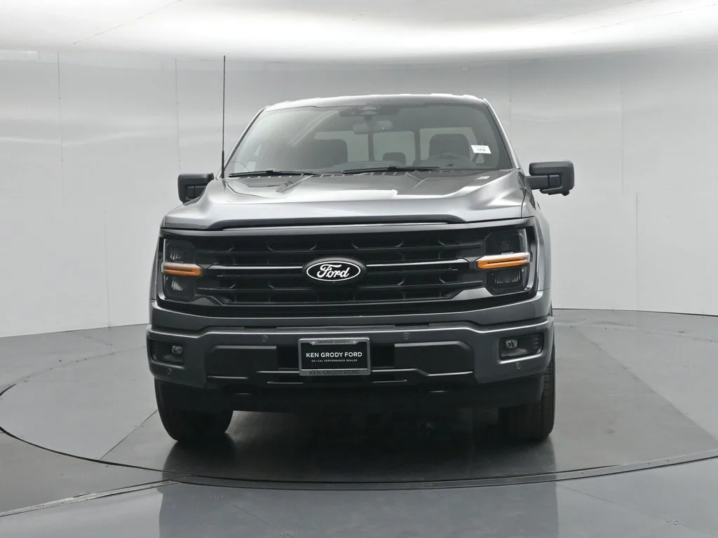 New 2026 Carbonized Gray Metallic Ford XLT image 25