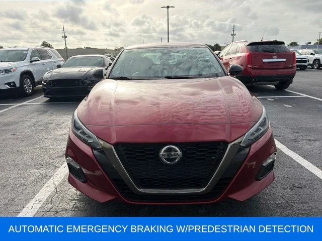 Used 2022 Red Nissan 2.5 SR image 2