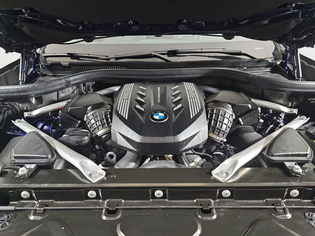 Used 2022 Tanzanite Blue II Metallic BMW M50i image 35