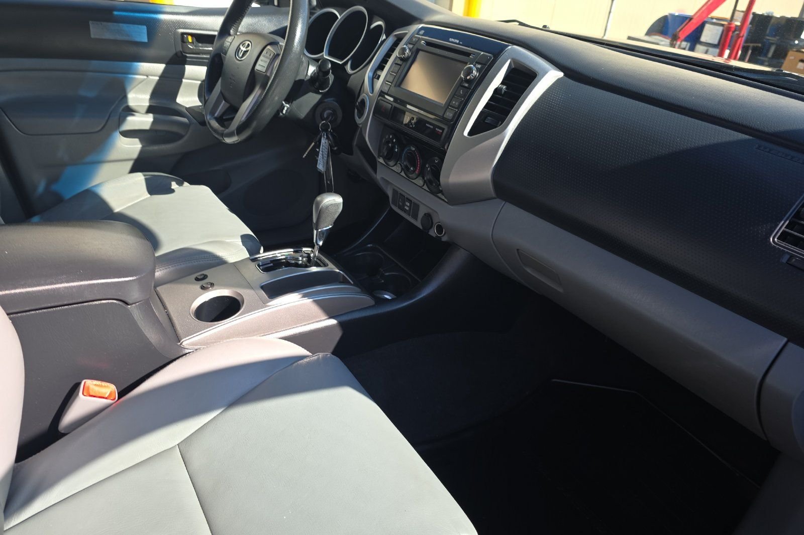 Used 2013 Black Toyota Base image 16